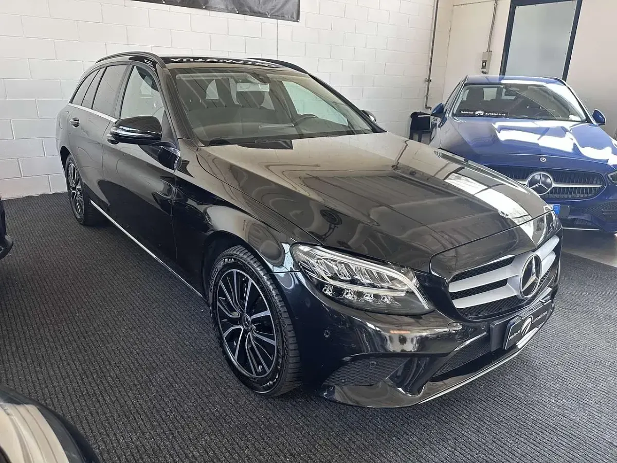 Usata Mercedes C220 194 CV (142 kW) 2019 Nero Station wagon