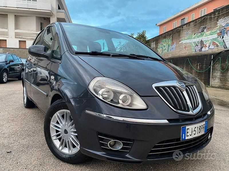 Grigio Usata 2011 Lancia Musa Monovolume | 1500 € (Super prezzo) - Immagine 1/4