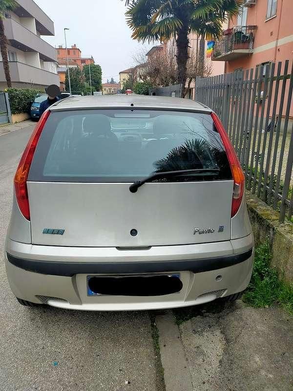 Usata Fiat Punto 60 CV (44 kW) 2002 Argento Utilitaria