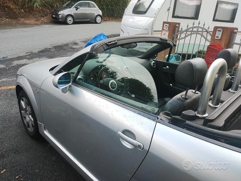 Usata Audi TT Roadster 179 CV (131 kW) 2003 Grigio Cabrio