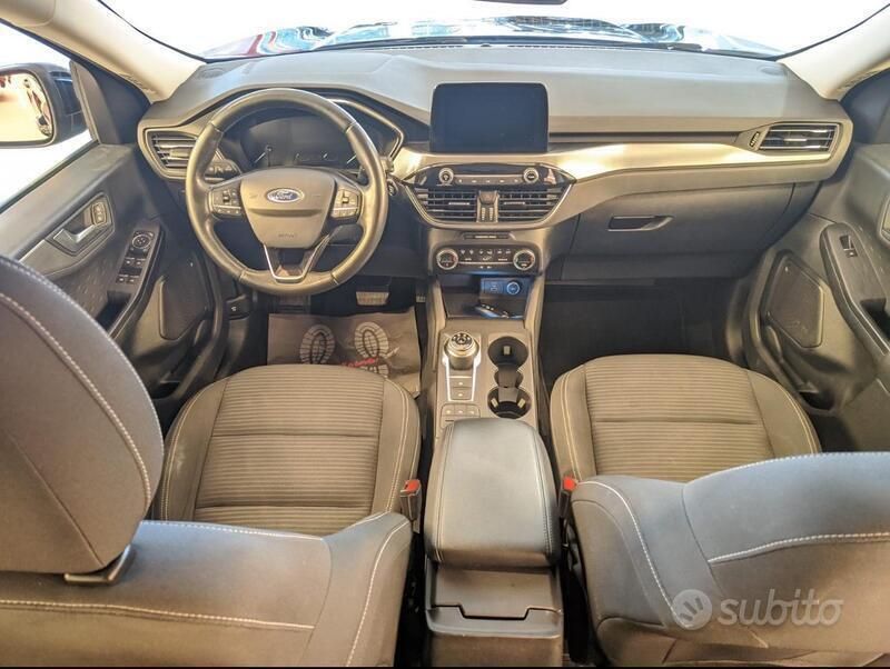 Usata Ford Kuga 120 CV (88 kW) 2020 Nero SUV