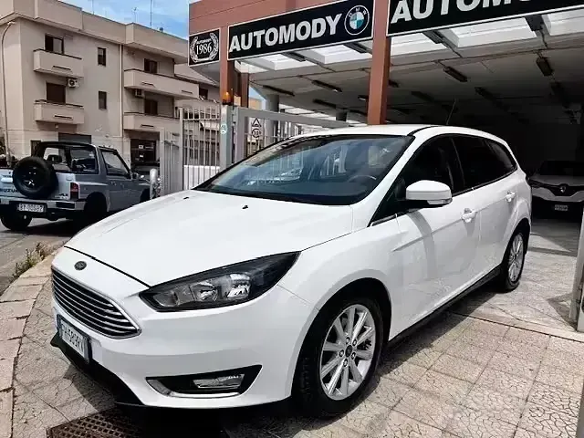 Usata Ford Focus Titanium 95 CV (69 kW) 2017 Bianco Station wagon