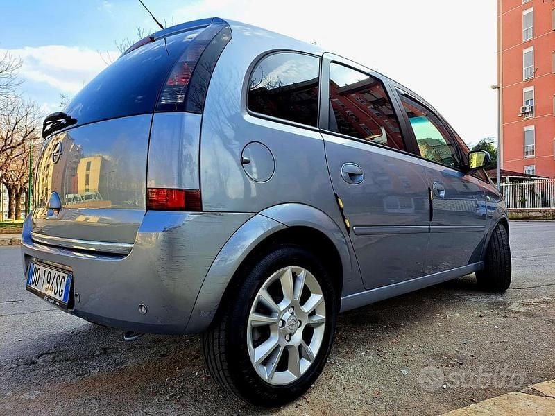 Usata Opel Meriva 2003 Grigio Monovolume
