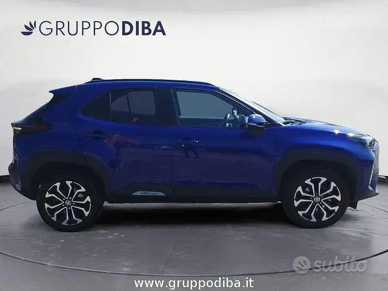 Usata Toyota Yaris Cross Trend 116 CV (85 kW) 2023 Blu SUV