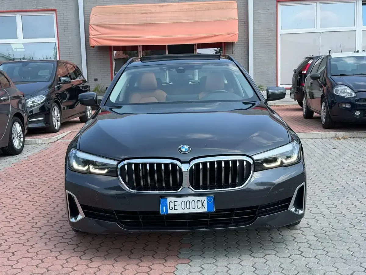 Usata BMW 530 Luxury Line 249 CV (183 kW) 2021 Grigio Station wagon
