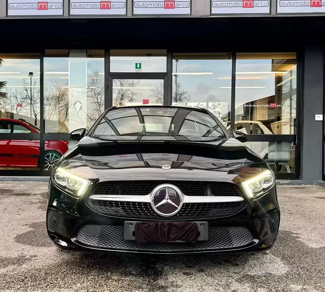 Usata Mercedes A180 Business 136 CV (100 kW) 2020 Nero Berlina