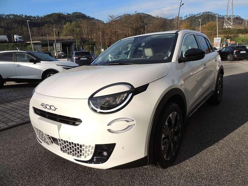 Bianco Nuova 2025 Fiat 600 La Prima SUV | 25.500 € - Immagine 1/4