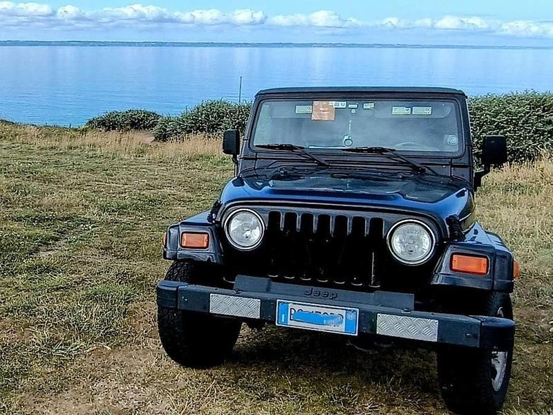 Usata Jeep Wrangler Sport 118 CV (86 kW) 2001 Nero SUV
