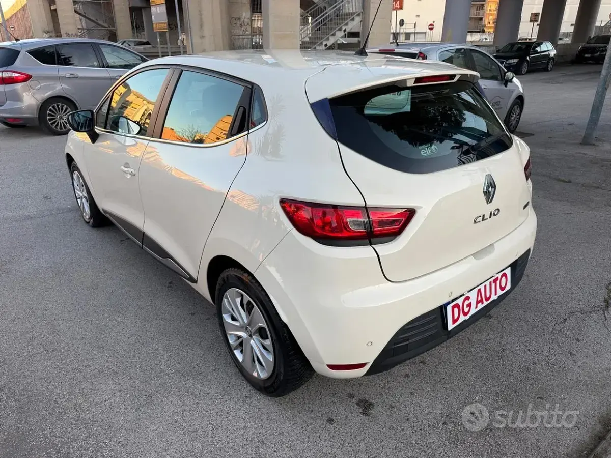 Usata Renault Clio IV 90 CV (66 kW) 2017 Beige Berlina