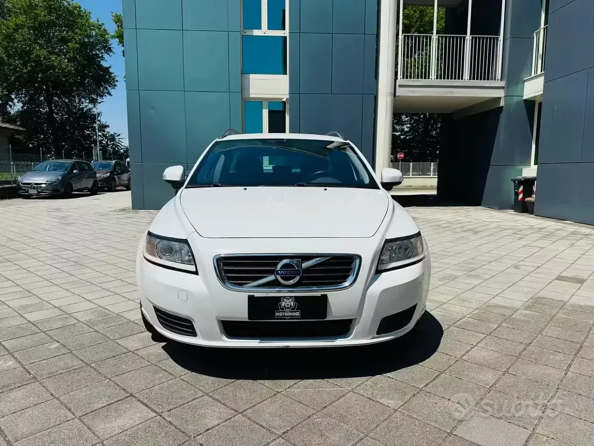 Usata Volvo V50 101 CV (74 kW) 2011 Bianco Station wagon