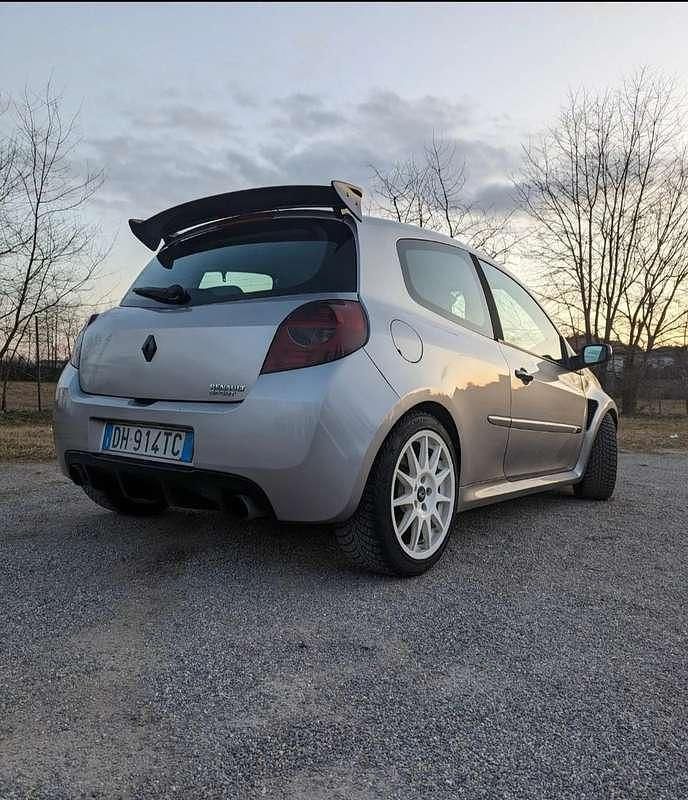 Gebraucht Renault Clio II Luxe 197 PS (144 kW) 2009 Limousine