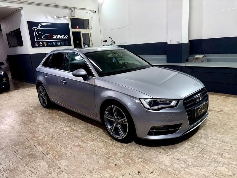 Grigio Usata 2015 Audi A3 Sport Station wagon | 10.500 € (Buon prezzo) - Immagine 1/4