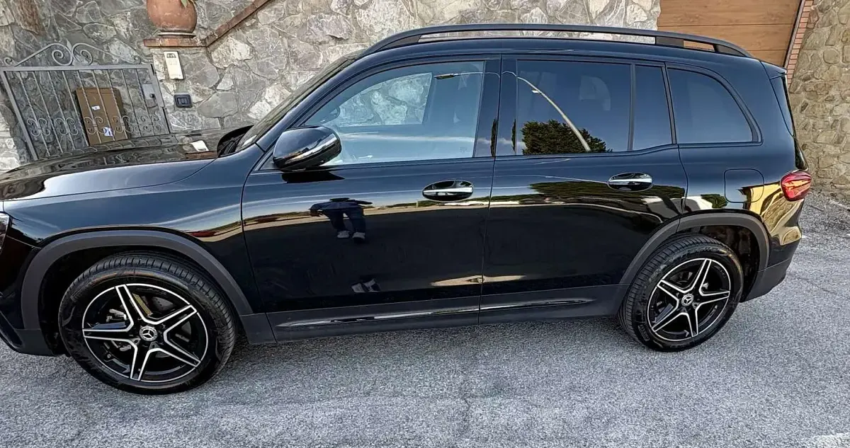 Usata Mercedes GLB200 Business 150 CV (110 kW) 2024 SUV