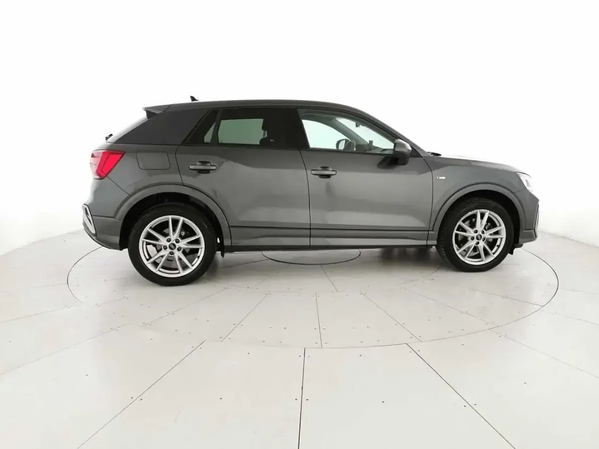 Usata Audi Q2 S-Line 150 CV (110 kW) 2025 Grigio SUV