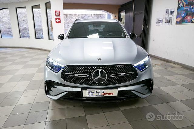 Usata Mercedes GLC200 AMG 204 CV (150 kW) 2023 Grigio SUV