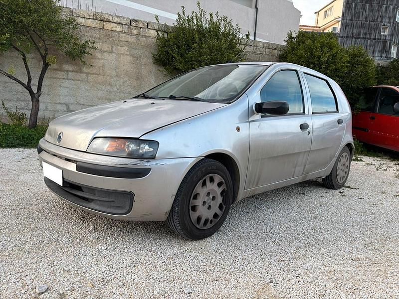 Usata Fiat Punto 60 CV (44 kW) 2001 Grigio Utilitaria