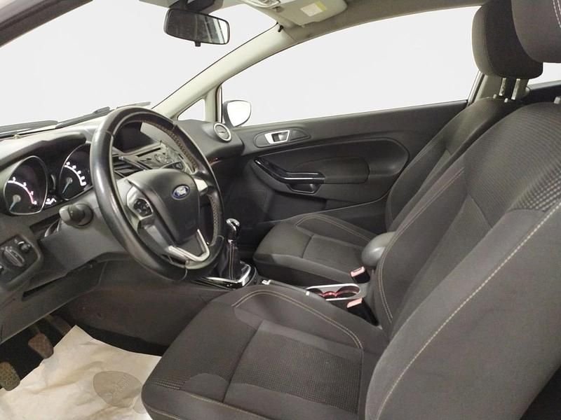 Usata Ford Fiesta Titanium 95 CV (69 kW) 2016 Bianco Utilitaria