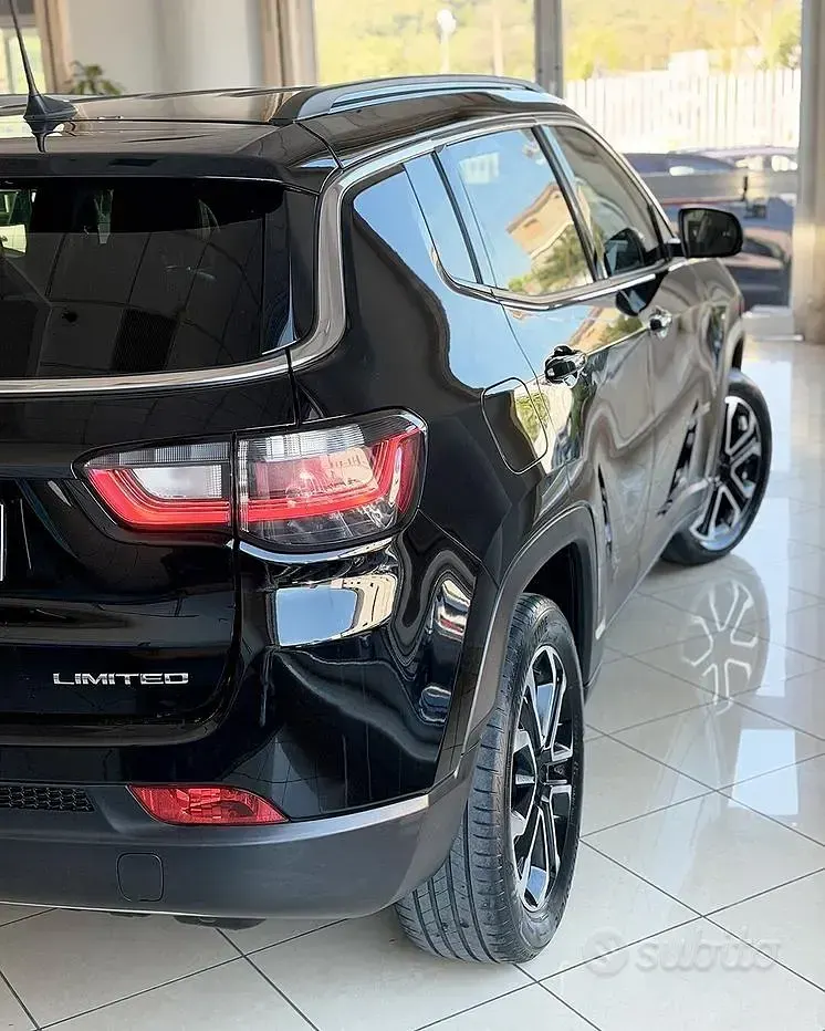 Usata Jeep Compass Limited 131 CV (96 kW) 2022 Nero SUV