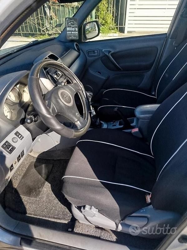 Usata Toyota RAV4 116 CV (85 kW) 2003 SUV