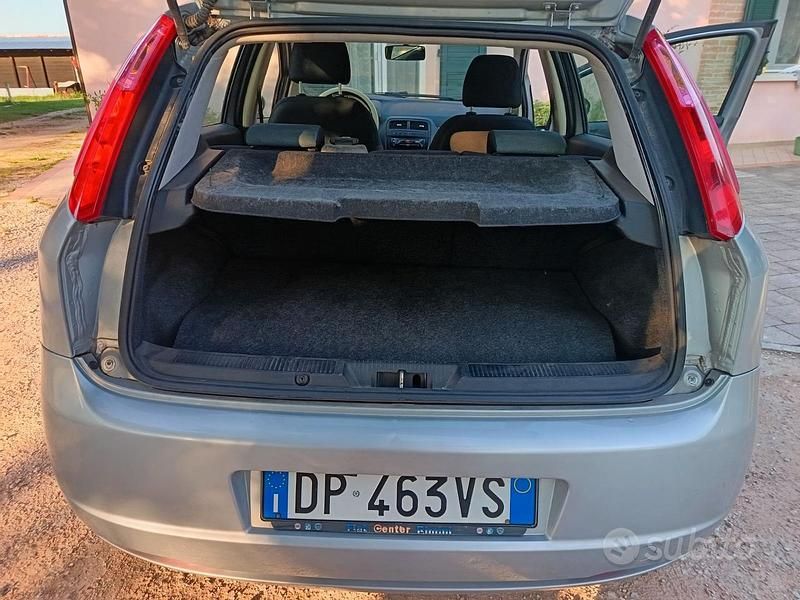 Grigio Usata 2008 Fiat Grande Punto Due volumi | 2500 € - Immagine 1/4