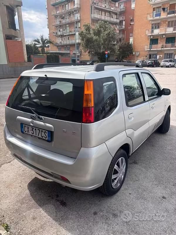 Usata Subaru Justy 94 CV (69 kW) 2005 Grigio Utilitaria