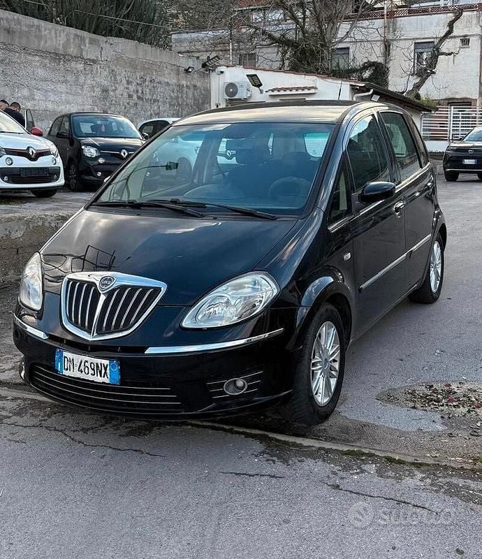 Usata Lancia Musa 90 CV (66 kW) 2008 Nero Monovolume