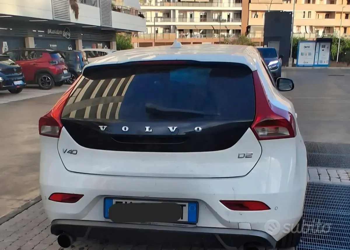 Occasion Volvo V40 R-Design Kinetic 115 ch (84 kW) 2014 Berline