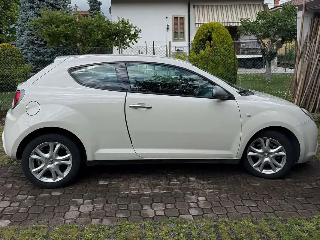 Usata Alfa Romeo MiTo Distinctive 95 CV (69 kW) 2011 Bianco Utilitaria
