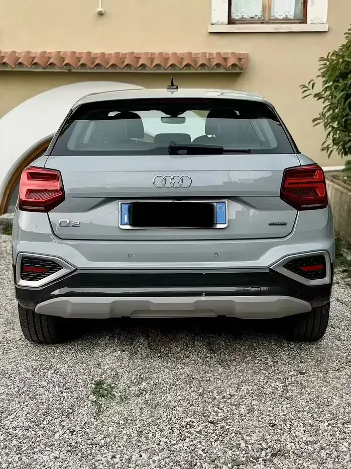 Usata Audi Q2 Admired 150 CV (110 kW) 2024 Grigio SUV