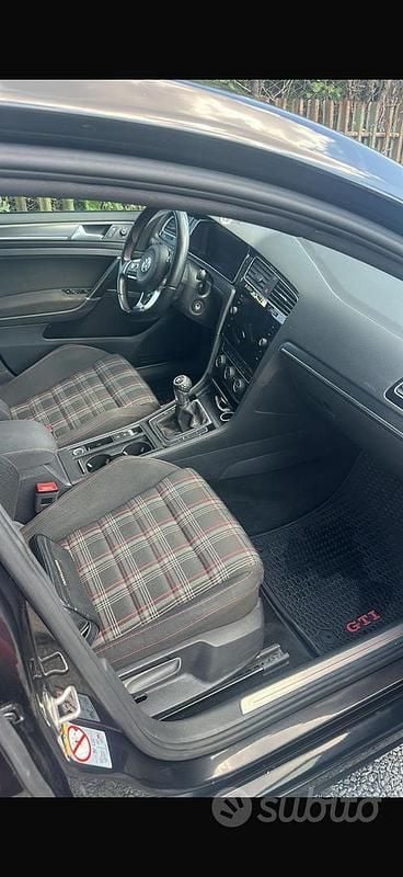 Käytetty VW Golf VII 245 HP (180 kW) 2018 Musta Sedan