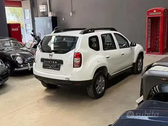 Usata Dacia Duster Lauréate 114 CV (83 kW) 2015 Bianco pastello SUV