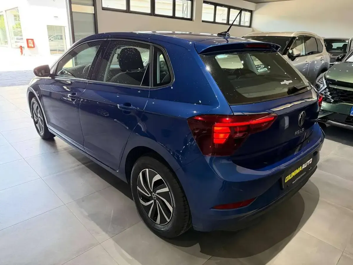 Usata VW Polo Life 95 CV (69 kW) 2023 Blu Utilitaria