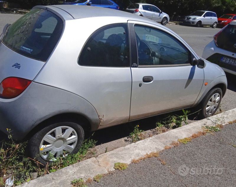Grigio Usata 2006 Ford Ka Due volumi | 1600 € (Cara) - Immagine 1/4