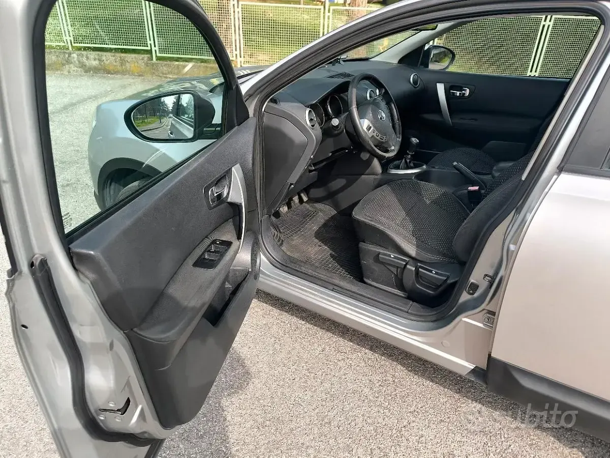 Usata Nissan Qashqai 150 CV (110 kW) 2008 Grigio SUV