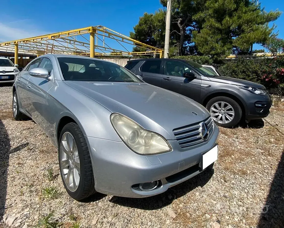 Usata Mercedes CLS320 224 CV (164 kW) 2007 Grigio Coupé