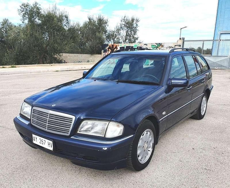 Blu/azzurro Usata 1998 Mercedes C200 Elegance Station wagon | 2400 € (Super prezzo) - Immagine 1/4
