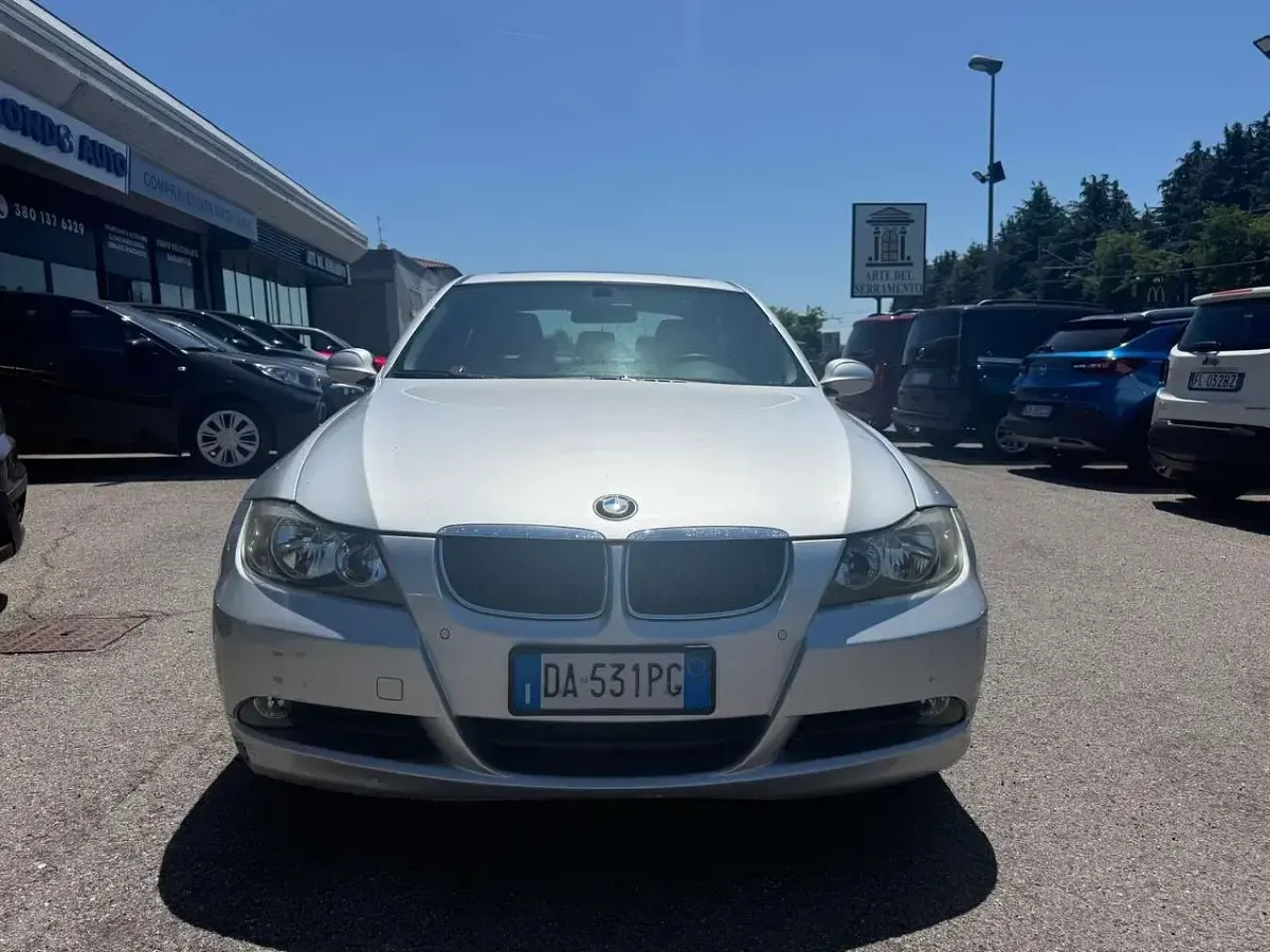 Usata BMW 320 163 CV (119 kW) 2005 Argento Berlina