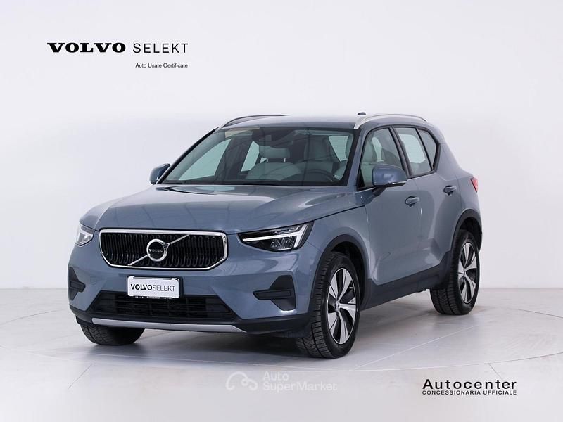 Grigio Usata 2022 Volvo XC40 Core SUV | 28.500 € (Cara) - Immagine 1/4