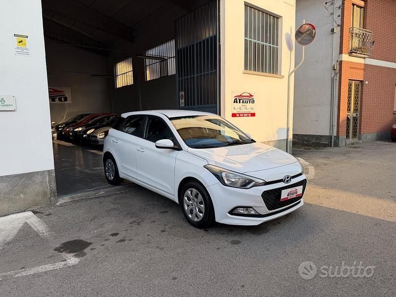 Usata Hyundai i20 84 CV (61 kW) 2016 Bianco Berlina