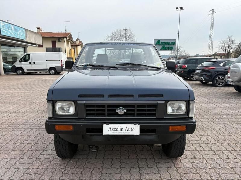 Usata Nissan King 75 CV (55 kW) 1991 Blu Pick-up