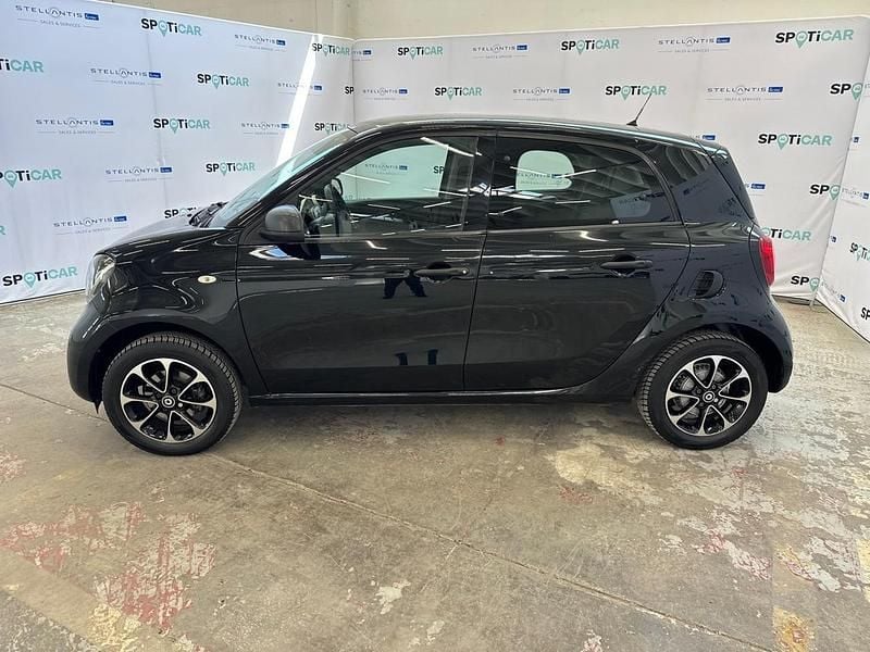 Usado Smart ForFour Passion 71 CV (52 kW) 2019 Negro Utilitario