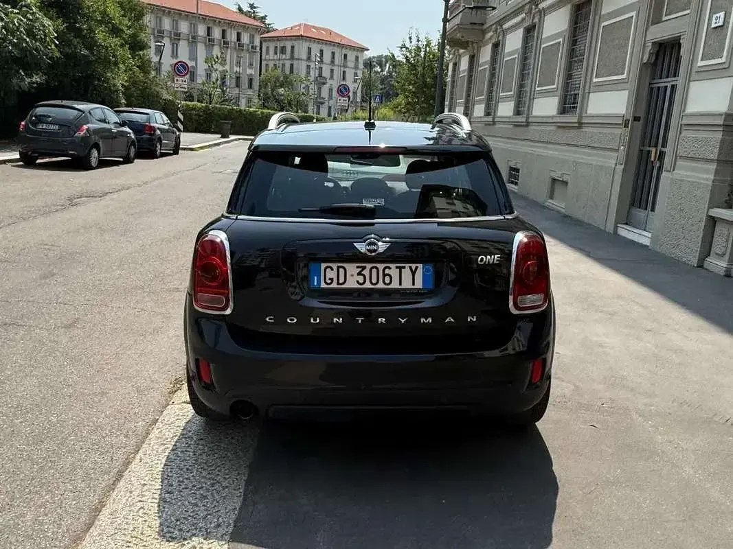 Usata Mini One Countryman 98 CV (72 kW) 2017 Nero SUV