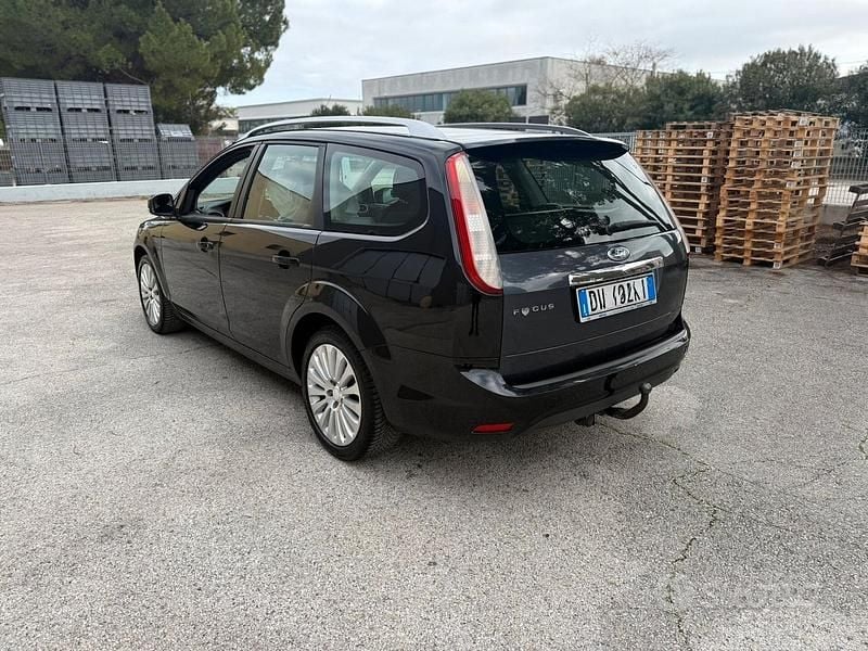Usata Ford Focus 90 CV (66 kW) 2009 Nero Station wagon