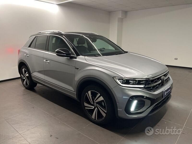 Usata VW T-Roc R-line 150 CV (110 kW) 2023 Argento SUV