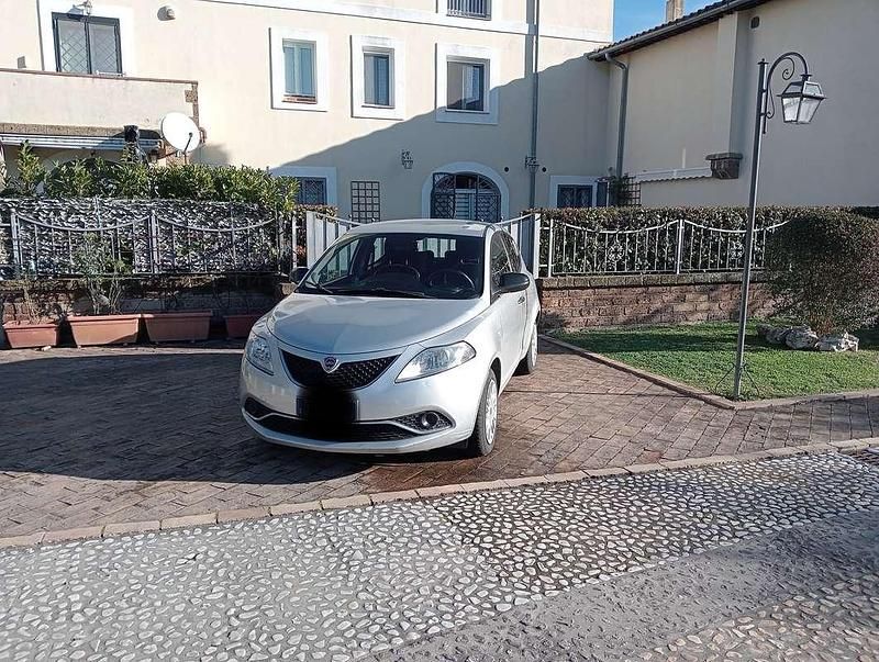 Usata Lancia Ypsilon S 95 CV (69 kW) 2017 Utilitaria