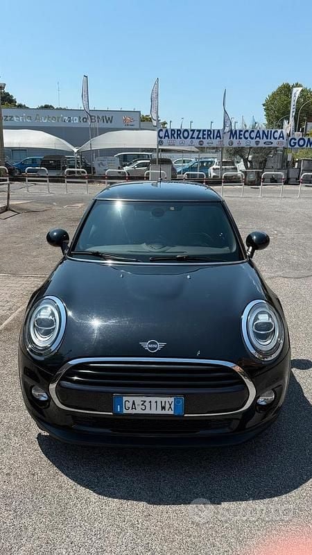 Usata Mini Cooper D 116 CV (85 kW) 2020 Nero Utilitaria
