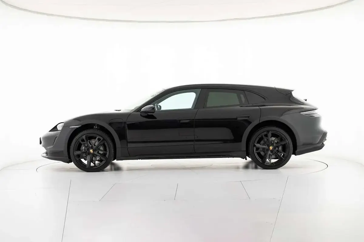 Usata Porsche Taycan 4 Cross Turismo Cross Turismo 139 kW (190 CV) 2023 Nero Station wagon