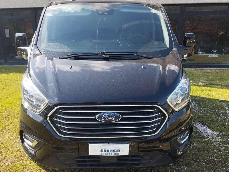 Usata Ford Tourneo Custom Titanium 185 CV (136 kW) 2020 Nero Furgone