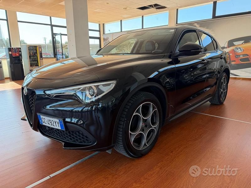 Usata Alfa Romeo Stelvio Sprint 190 CV (139 kW) 2020 Nero SUV