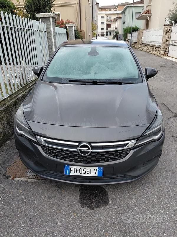 Usata Opel Astra 110 CV (80 kW) 2016 Grigio Berlina
